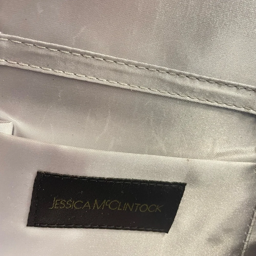 Jessica McClintock Elegant Silver Clutch Bag NWT - Picture 4 of 4